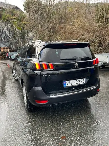 Peugeot 5008 2017 photo 5
