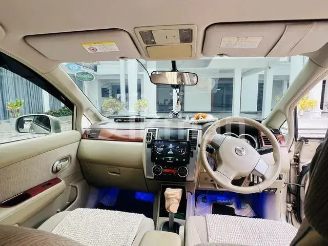 Nissan Tiida 2009 photo 5