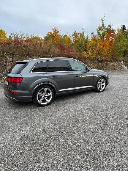 Audi Q7 2018 photo 2