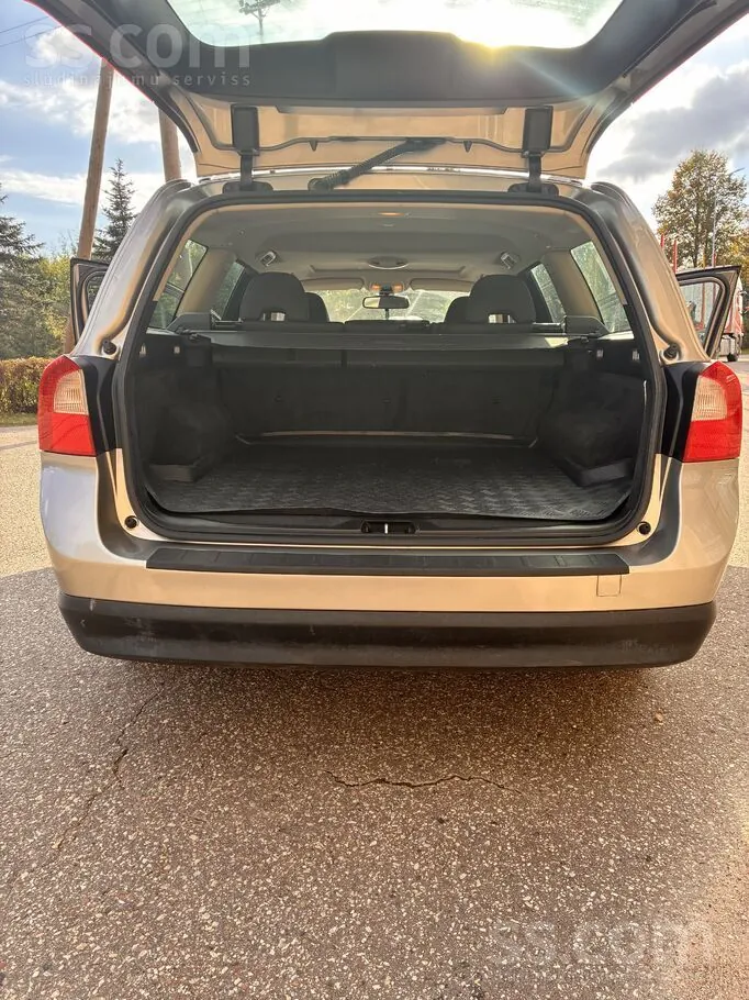 Volvo V70 2008 photo 4