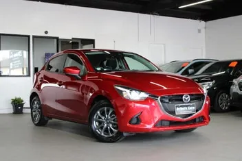 Mazda Demio 2017 photo 2