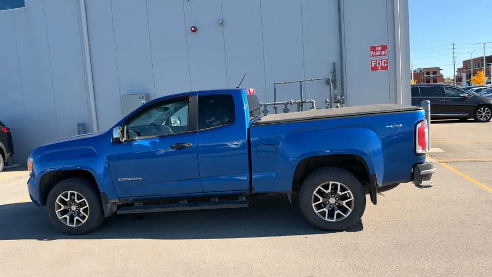GMC Canyon 2018 photo 2