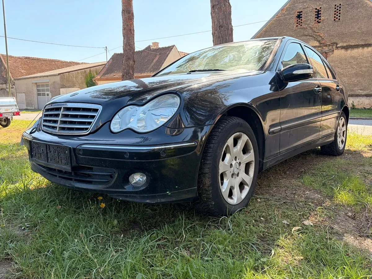 Mercedes-Benz C-Class 2006 photo 3
