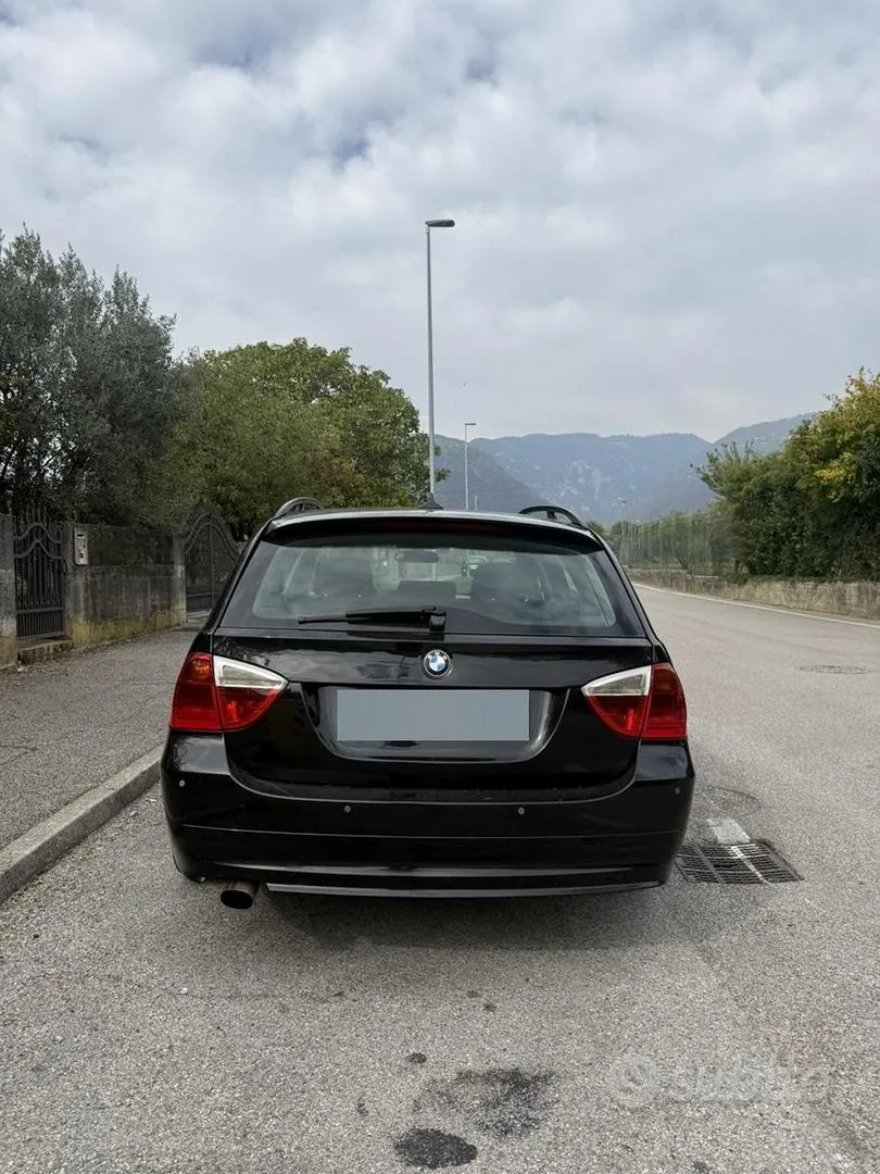 BMW E91 2006 photo 2
