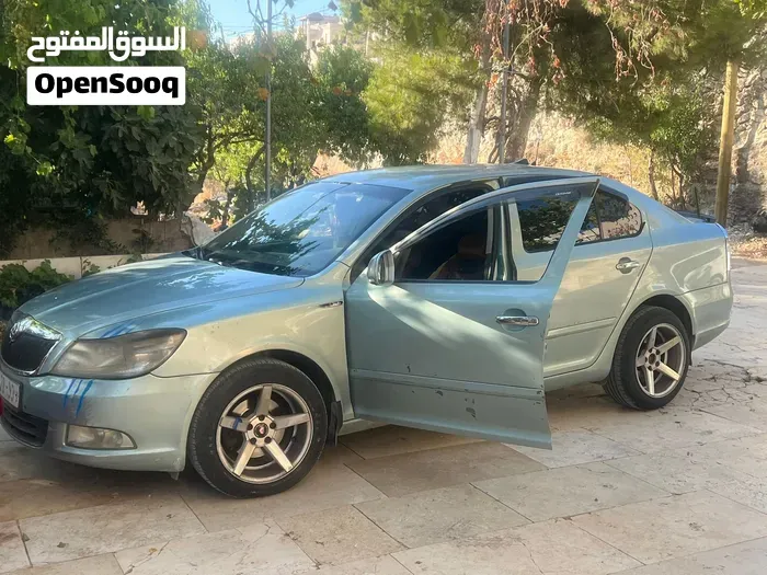 Skoda Octavia 2010 photo 2