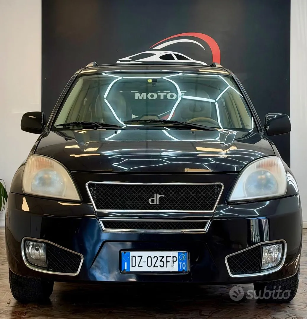 DR Automobiles Dr5 2009 photo 2