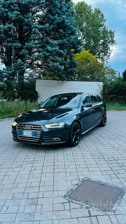 Audi A4 2014 photo 2
