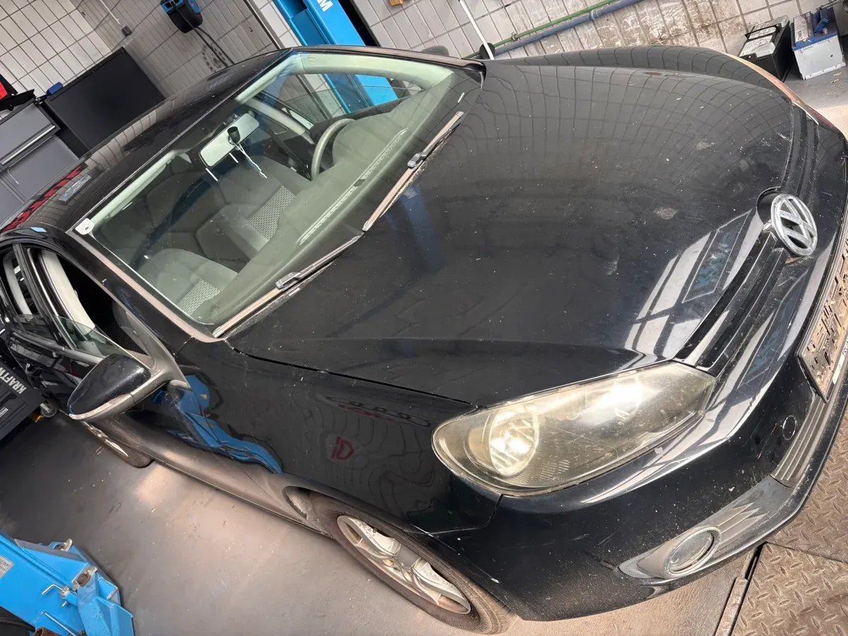 Volkswagen Golf 2011 photo 2