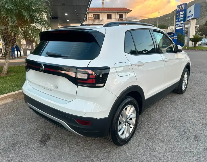 Volkswagen T-Cross 2023 photo 3