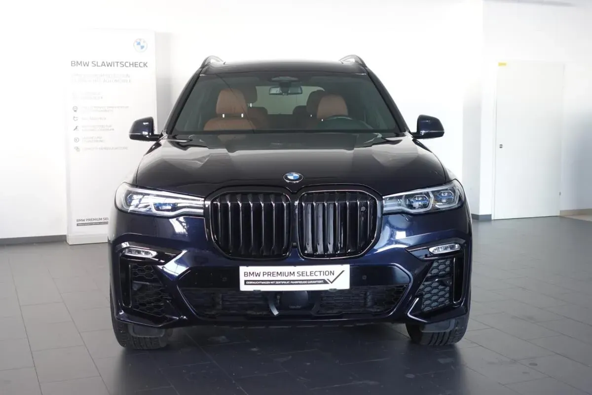 BMW X7 2021 photo 2