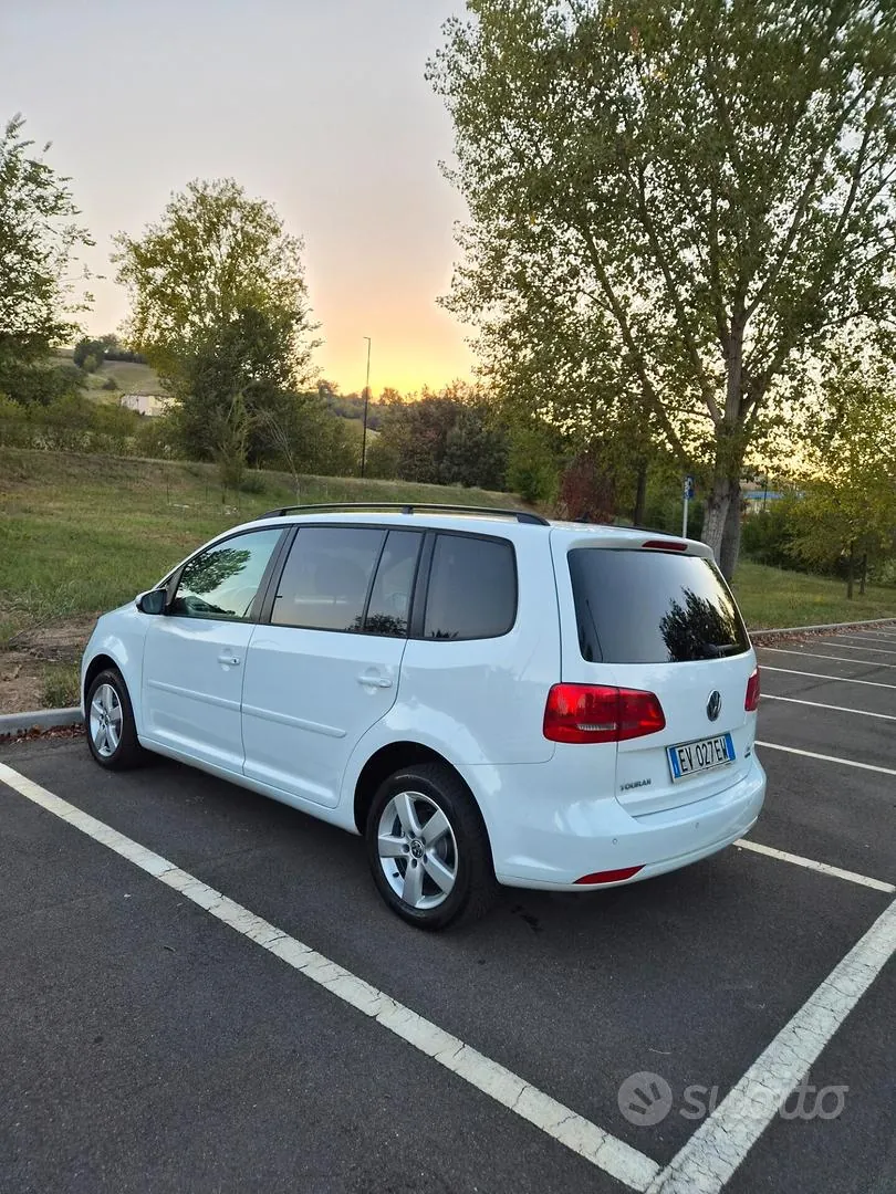 Volkswagen Touran 2014 photo 4