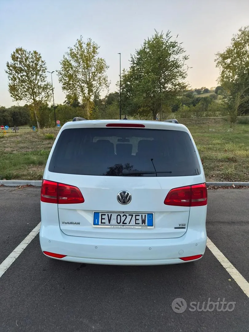 Volkswagen Touran 2014 photo 5