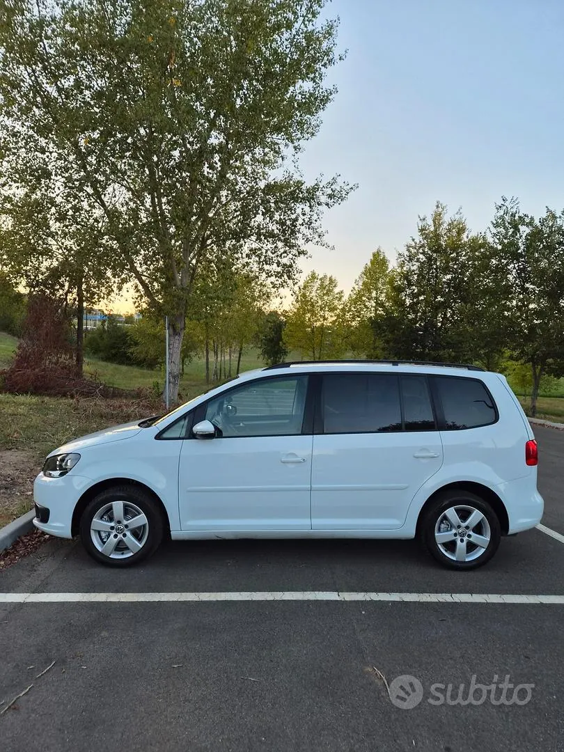 Volkswagen Touran 2014 photo 3