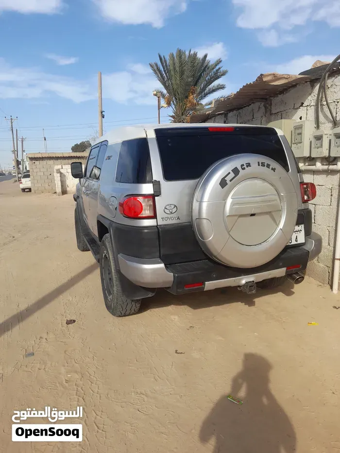 Toyota Fj 2012 photo 2