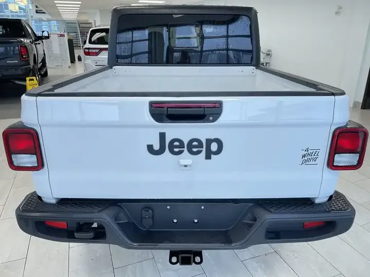 Jeep Gladiator 2026 photo 4