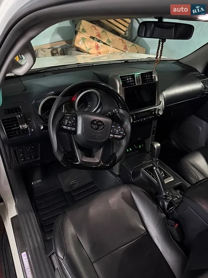 Toyota Land Cruiser Prado 2013 photo 3