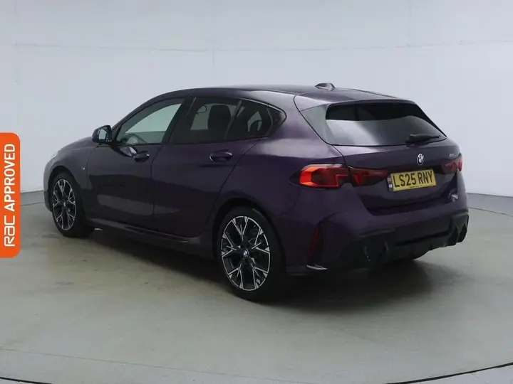 BMW 1 Series 2025 photo 4