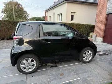Toyota Iq 2009 photo 2