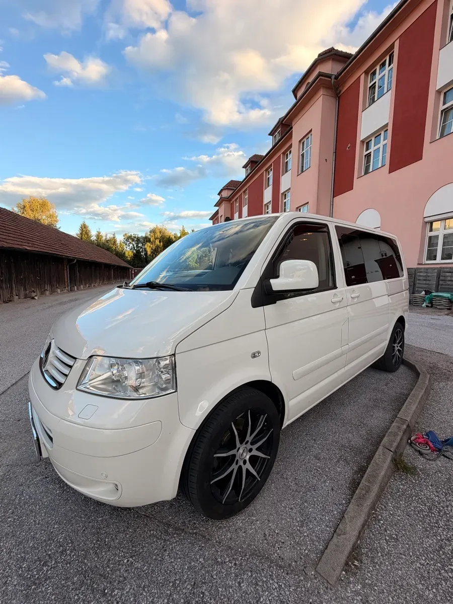 Volkswagen Multivan 2007 photo 2