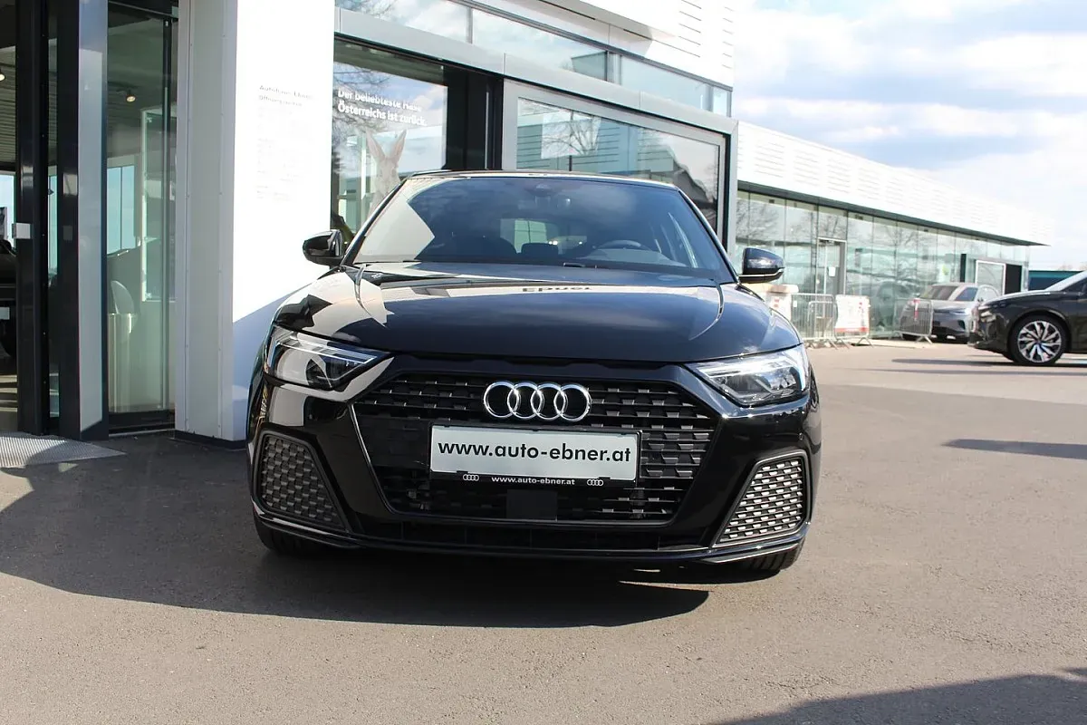 Audi A1 2025 photo 2