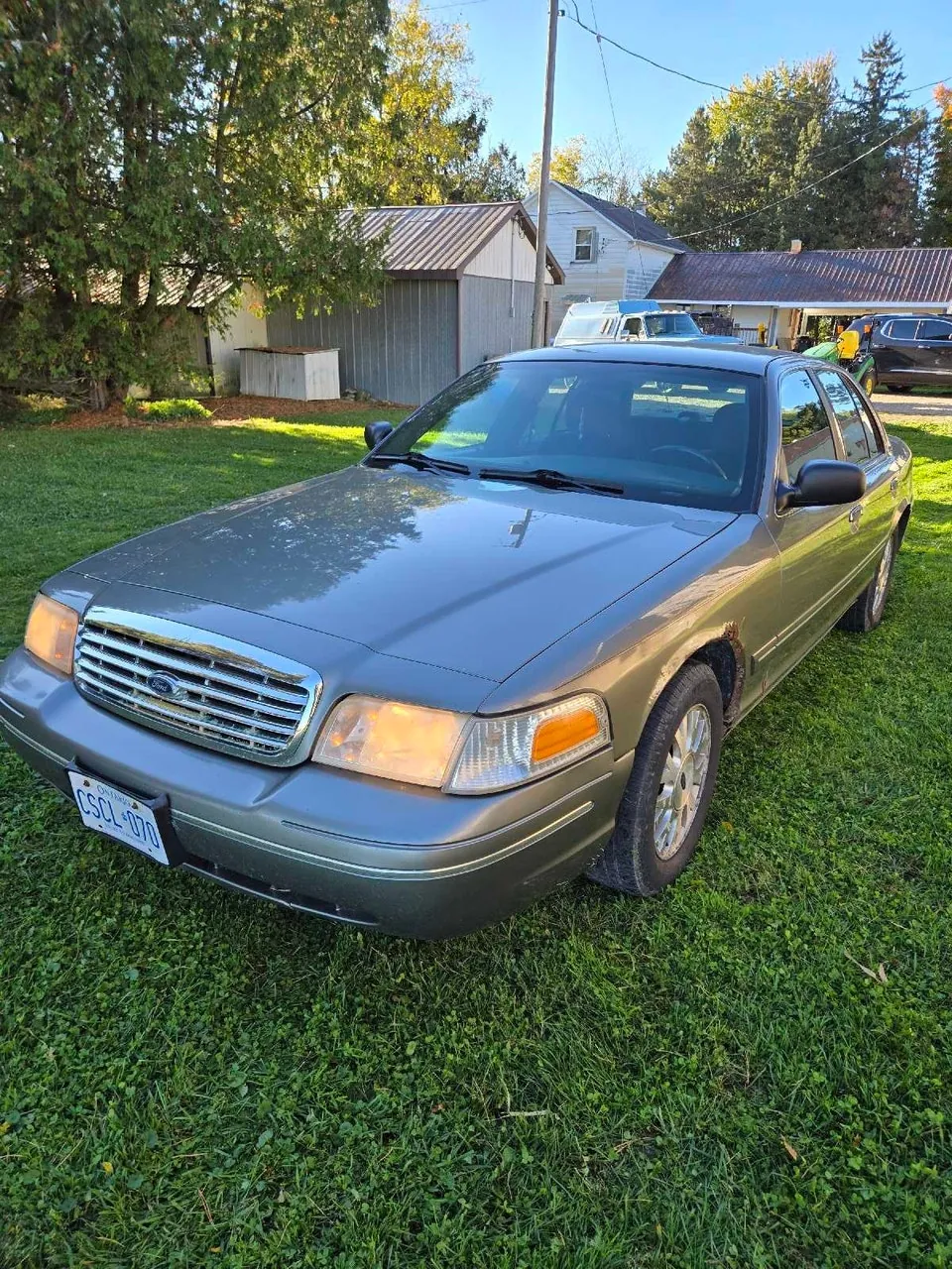 Ford Crown Victoria 2003 photo 4