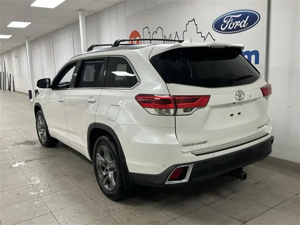 Toyota Highlander 2017 photo 2