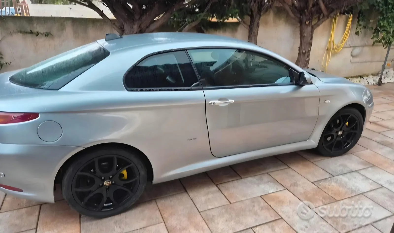 Alfa Romeo Gt 2004 photo 2