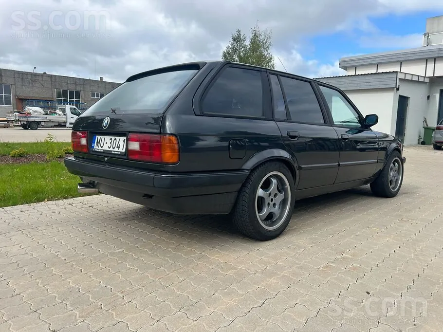 BMW 320 1993 photo 3