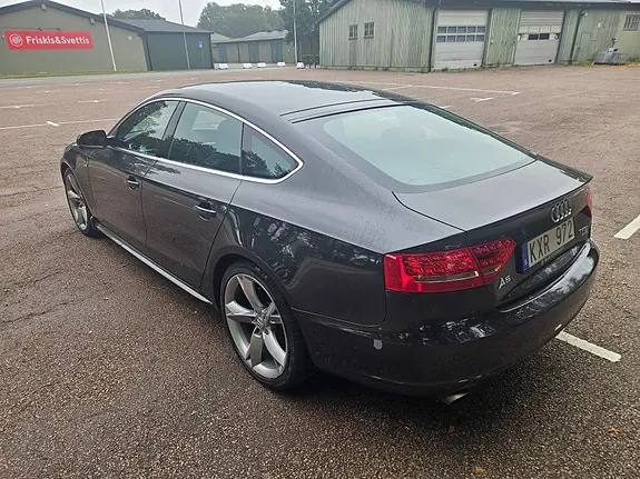 Audi A5 2011 photo 2