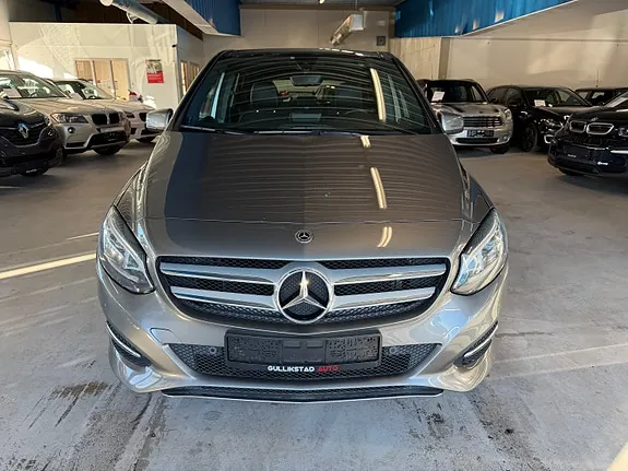 Mercedes-Benz B180 2017 photo 3