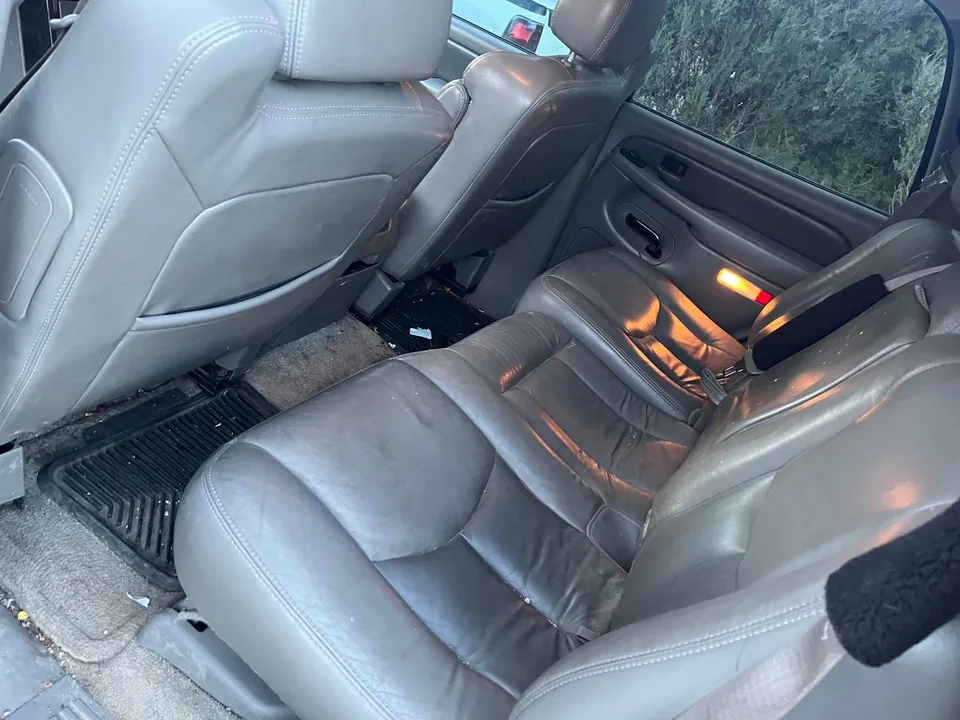 GMC Yukon 2003 photo 2