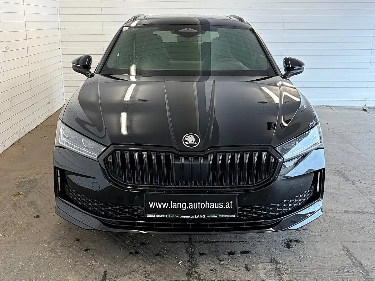 Skoda Superb 2026 photo 2