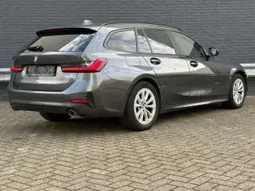 BMW 3 Series 2021 photo 2