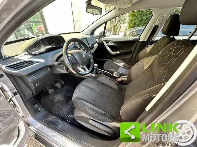 Peugeot 2008 2018 photo 2