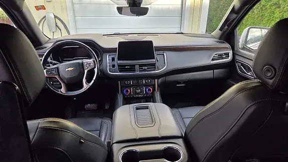 Chevrolet Suburban 2022 photo 4