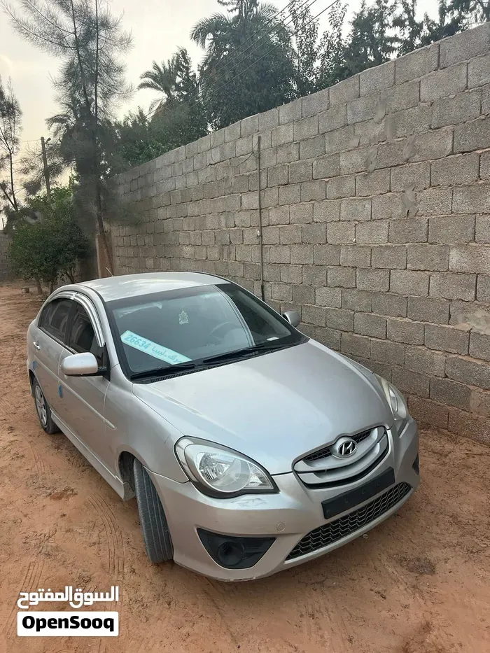 Hyundai Accent 2010 photo 2