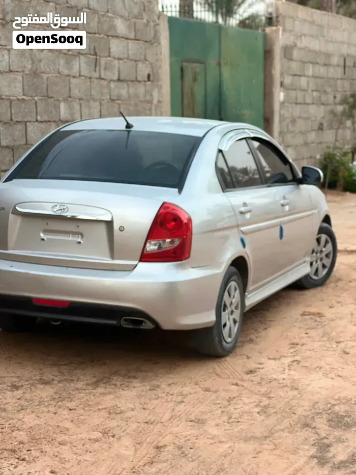 Hyundai Accent 2010 photo 4