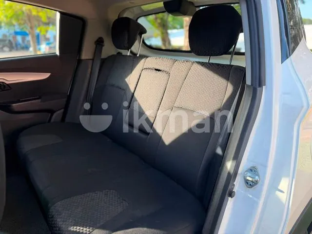Mahindra Kuv 100 2023 photo 3