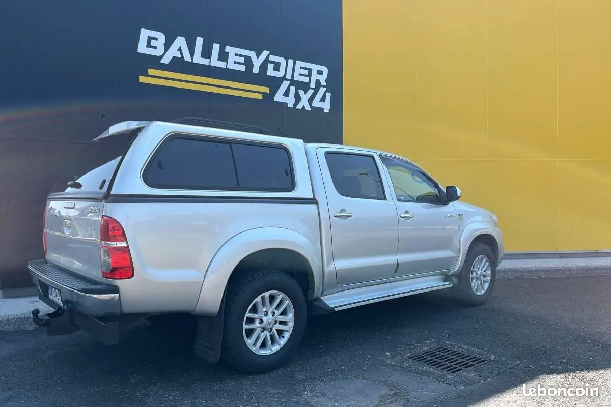 Toyota Hilux 2014 photo 2
