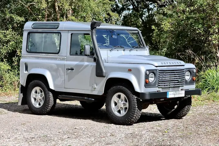 Land Rover Defender 90