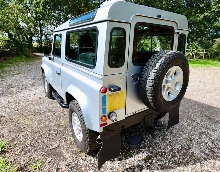 Land Rover Defender 90 2016 photo 4