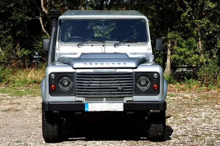 Land Rover Defender 90 2016 photo 3