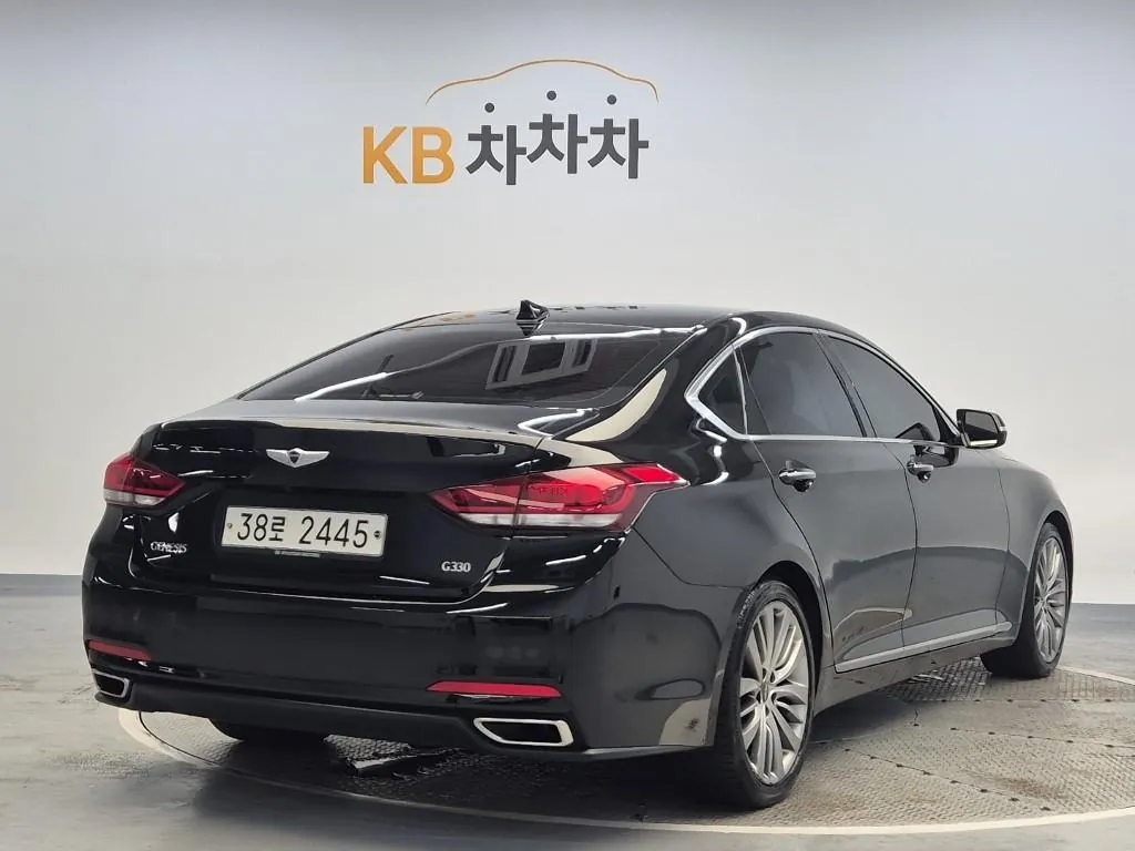 Hyundai Genesis Dh 2016 photo 3