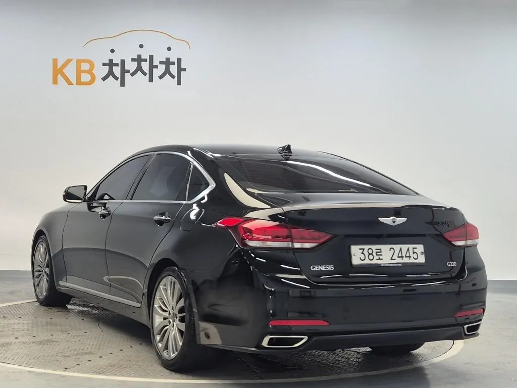 Hyundai Genesis Dh 2016 photo 2