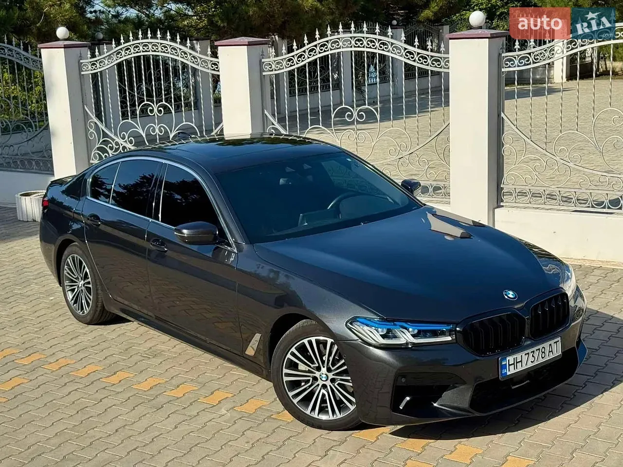 BMW 5 Series 2019 photo 3