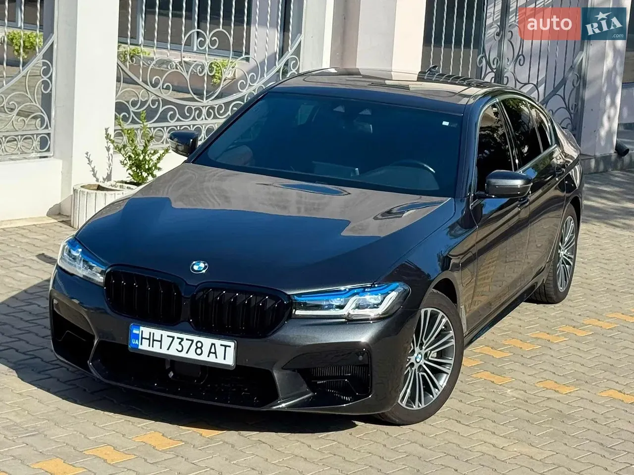 BMW 5 Series 2019 photo 5