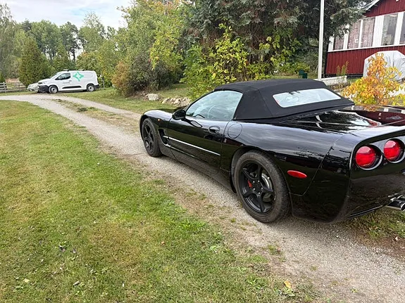 Chevrolet Corvette 2000 photo 2