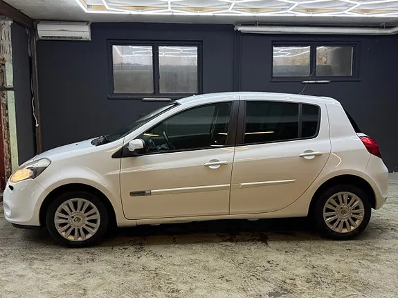 Renault Clio 2012 photo 2