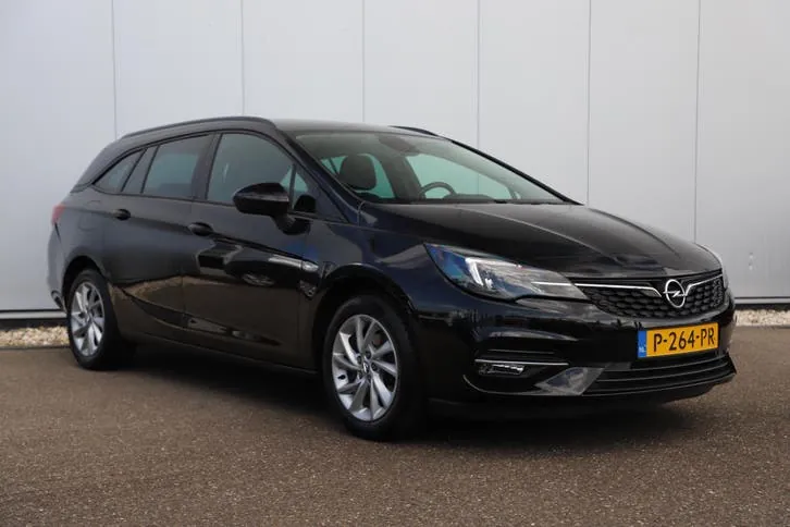 Opel Astra 2022 photo 3