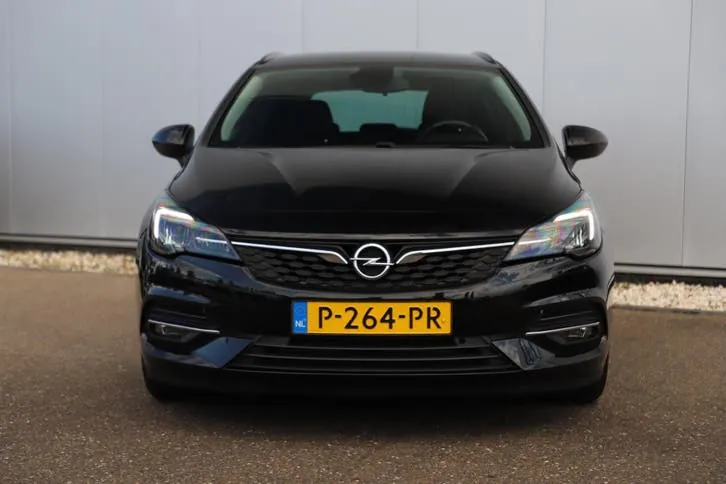 Opel Astra 2022 photo 2